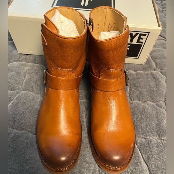 NEW Frye Veronica 6” Shortie Boots - Whiskey - size 9 - Picture 2 of 5
